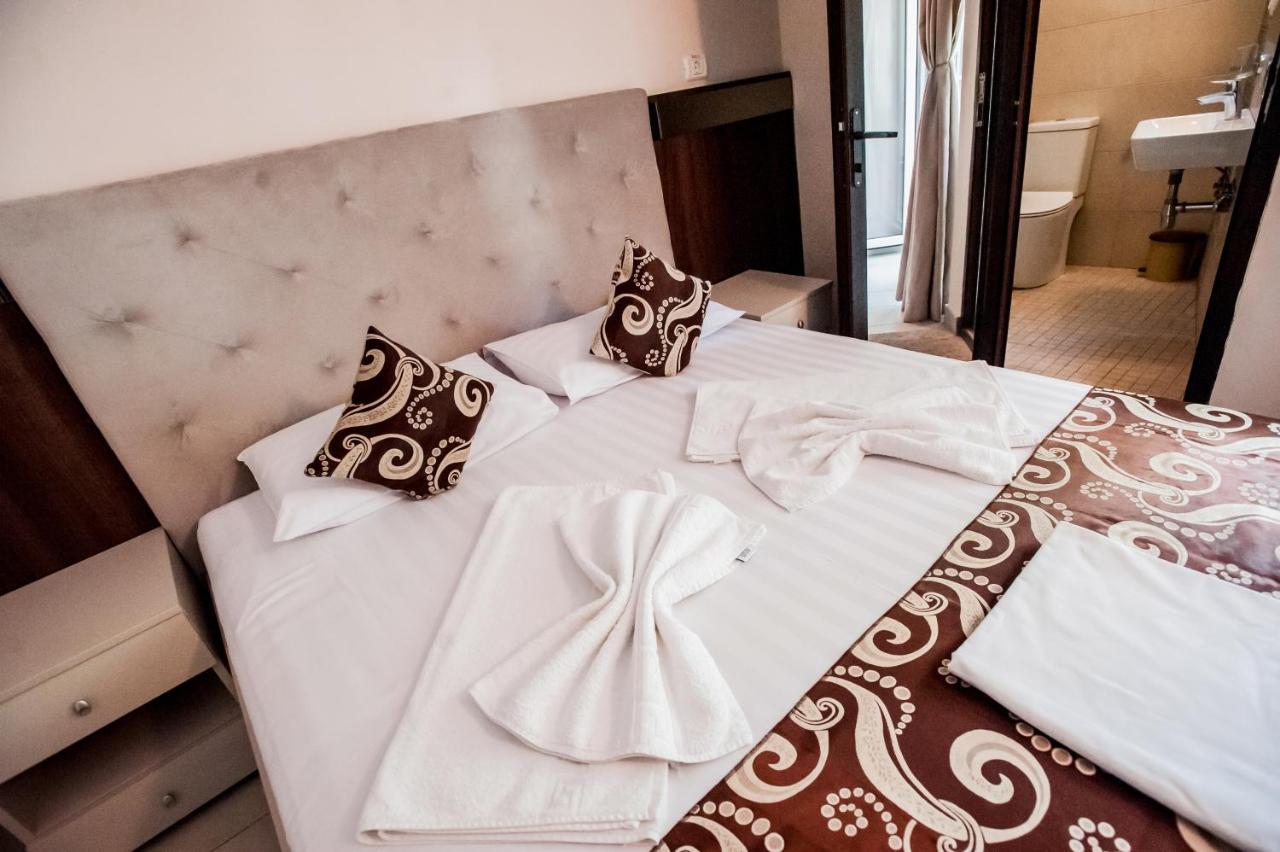 Jijo'S Hotel 마마이아 외부 사진